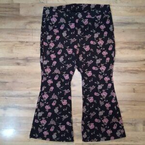 TORRID Size 4 4X signature floral flare leggings 26 / 28